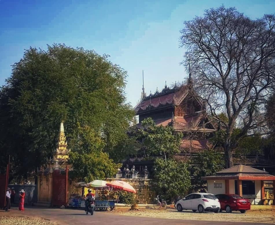 วัดชเวนันดอร์ (Shwenandaw Monastery) 