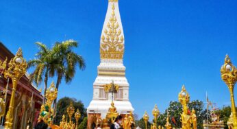 การเดินทางไปพระธาตุพนม จ.นครพนม โดยรถโดยสารประจำทาง