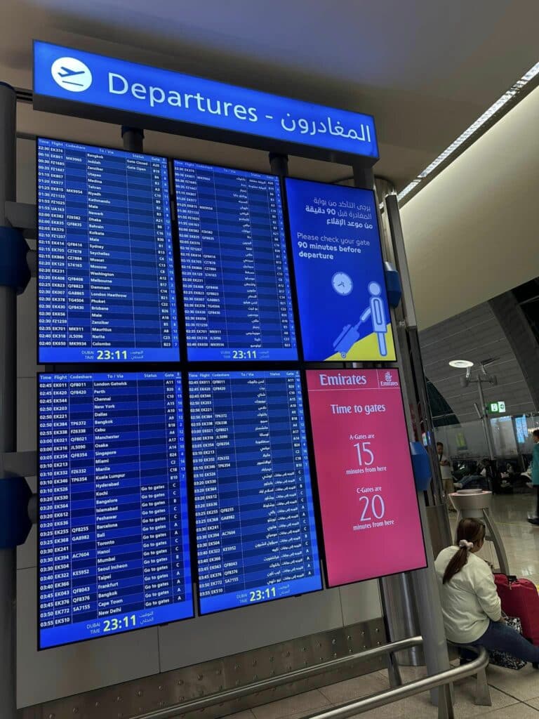 ป้าย Departures สนามบินดูไบ