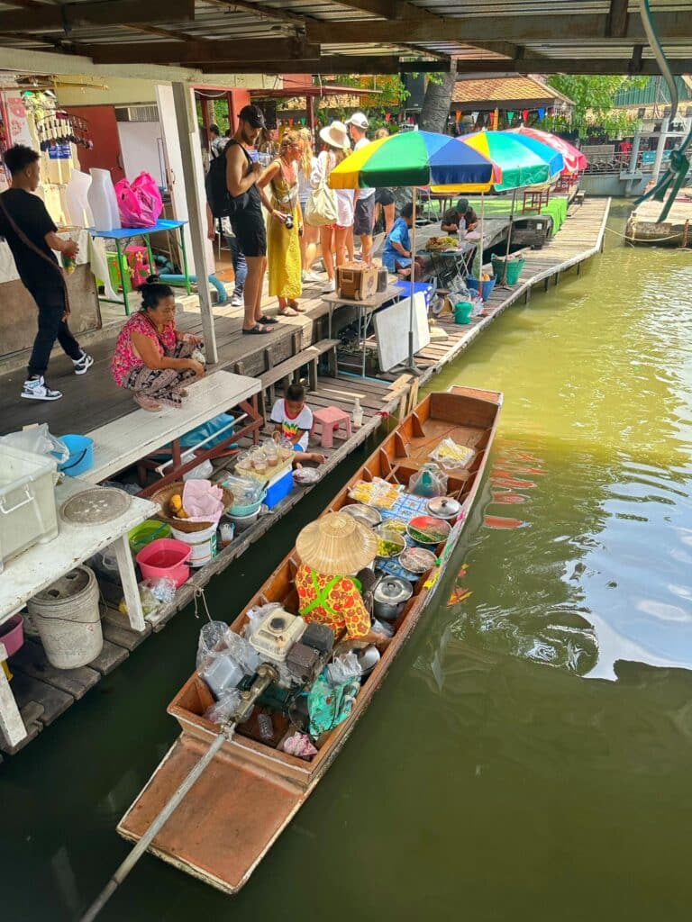 ตลาดน้ำตลิ่งชัน-Taling Chan Floating Market Bangkok Thailand
